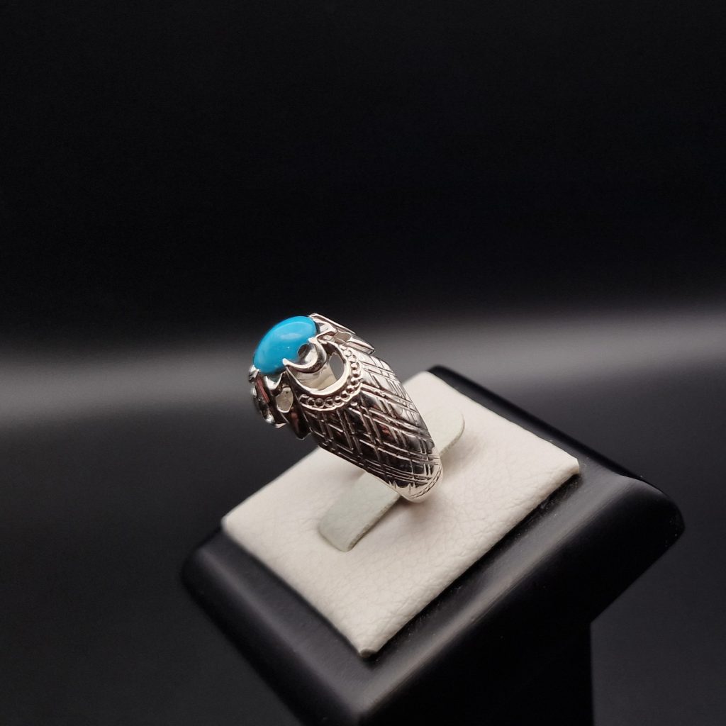 Handcrafted Silver Ring with Turquoise (Fairuz) – 6-Prong Oval Stone & Band with Rhombus Design
