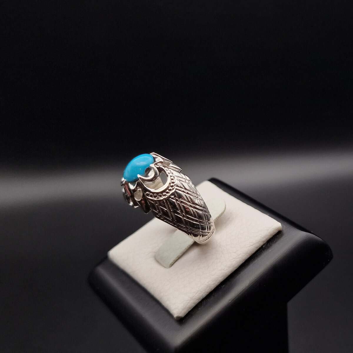Handcrafted Silver Ring with Turquoise (Fairuz) – 6-Prong Oval Stone & Band with Rhombus Design