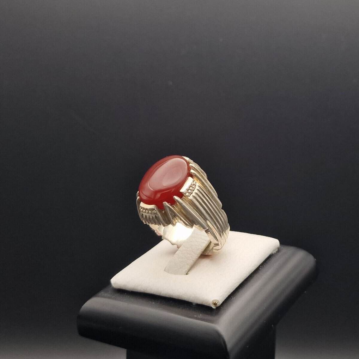 Yemeni Red Aqeeq Silver Ring – Handcrafted jewelry