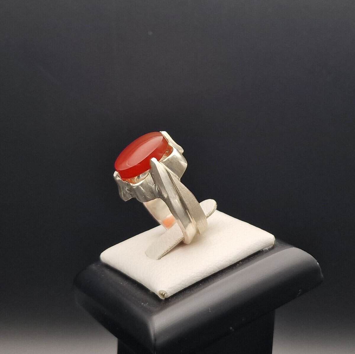 Red Yemeni Aqeeq (Agate) Silver Ring – Handcrafted 4 Prong Statement Ring