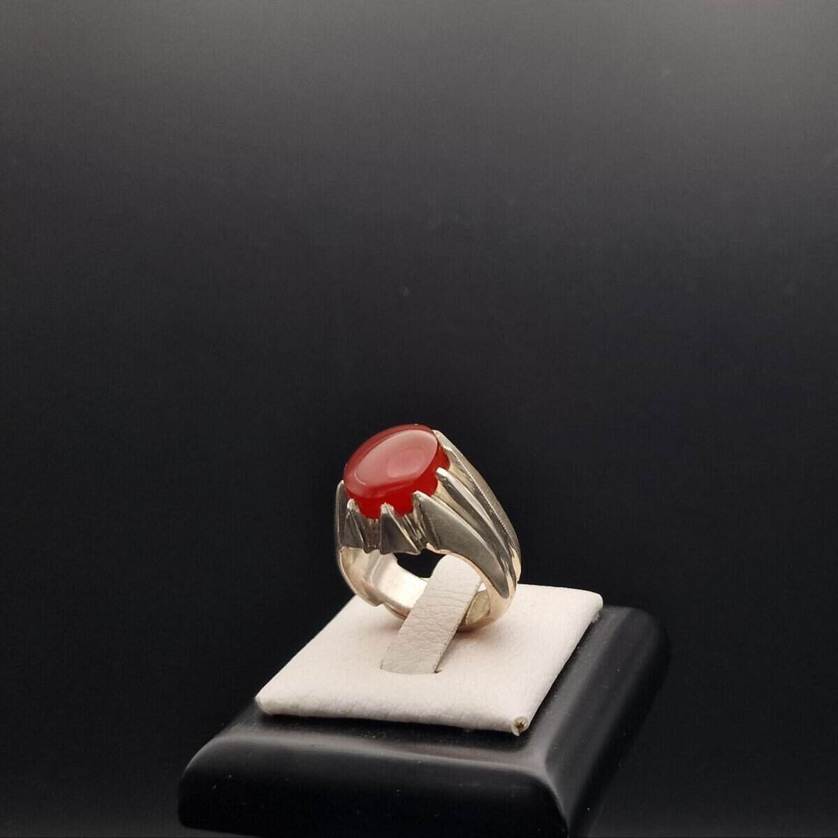 Silver Ring with red Yemeni Aqeeq (Agate) – Handcrafted Statement Ring