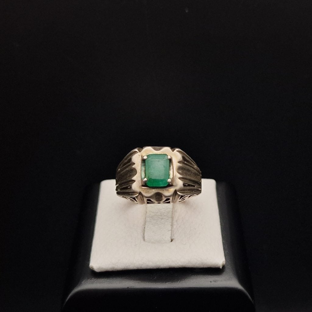Emerald Ring – Handcrafted Unisex Silver Ring