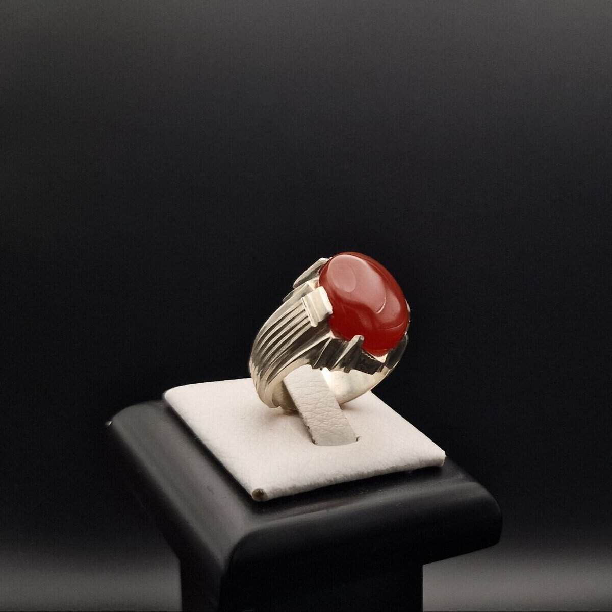 Silver Ring with red Yemeni agate (Aqeeq) – Handcrafted Statement Ring